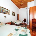 Apartament Inviting With Garden, Barbecue, Garden Furniture Stari Grad (Hvar)