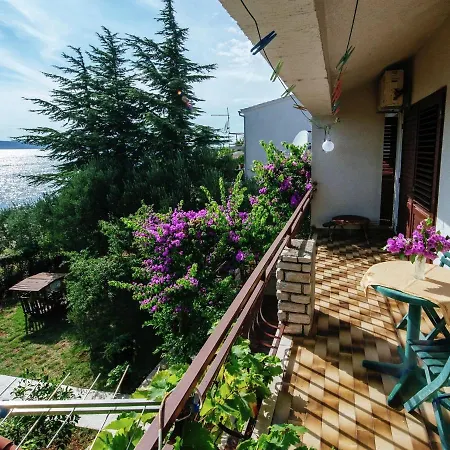 Appartement Inviting With Garden, Barbecue, Garden Furniture *