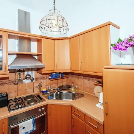 Appartement Inviting With Garden, Barbecue, Garden Furniture Stari Grad (Hvar)