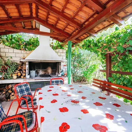 Inviting With Garden, Barbecue, Garden Furniture Appartement *
