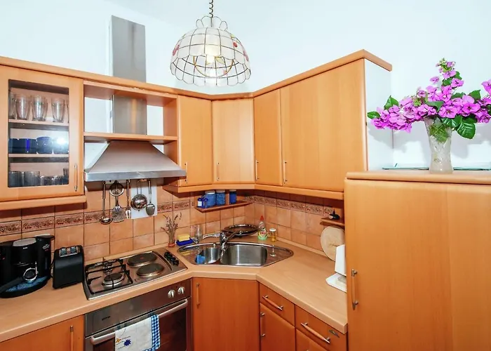 Appartement Inviting With Garden, Barbecue, Garden Furniture Stari Grad (Hvar)