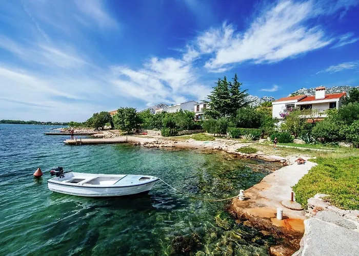 Διαμέρισμα Inviting Apartment With Garden, Barbecue, Garden Furniture *