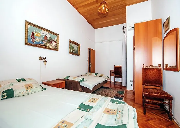 Διαμέρισμα Inviting Apartment With Garden, Barbecue, Garden Furniture Stari Grad (Hvar)